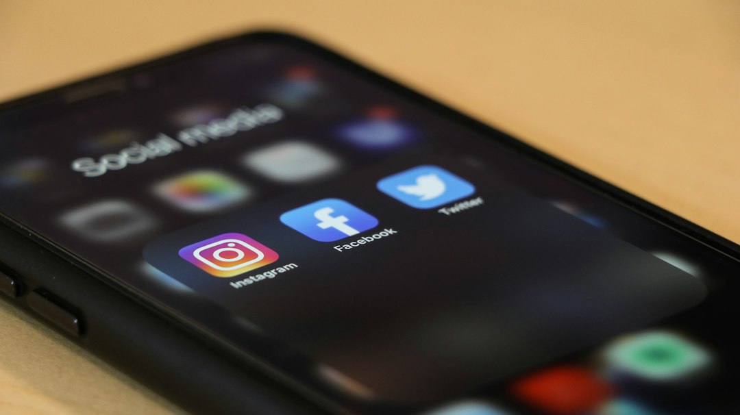 sahte instagram hesabından hakaret ve tehdit
